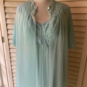 Vintage Van Raalte Lace and Chiffon Peignoir Set